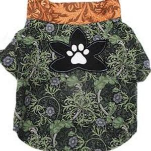 NWOT  DOGGY Size Medium/Large Gothic Shirt